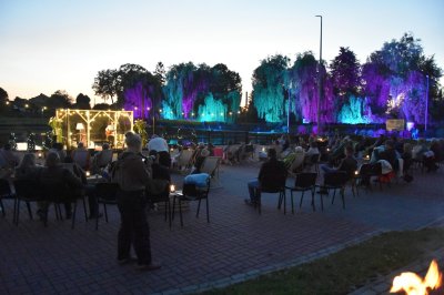 Koncert na molo - Przedwieczór i wieczór poezji Iwony Folusz